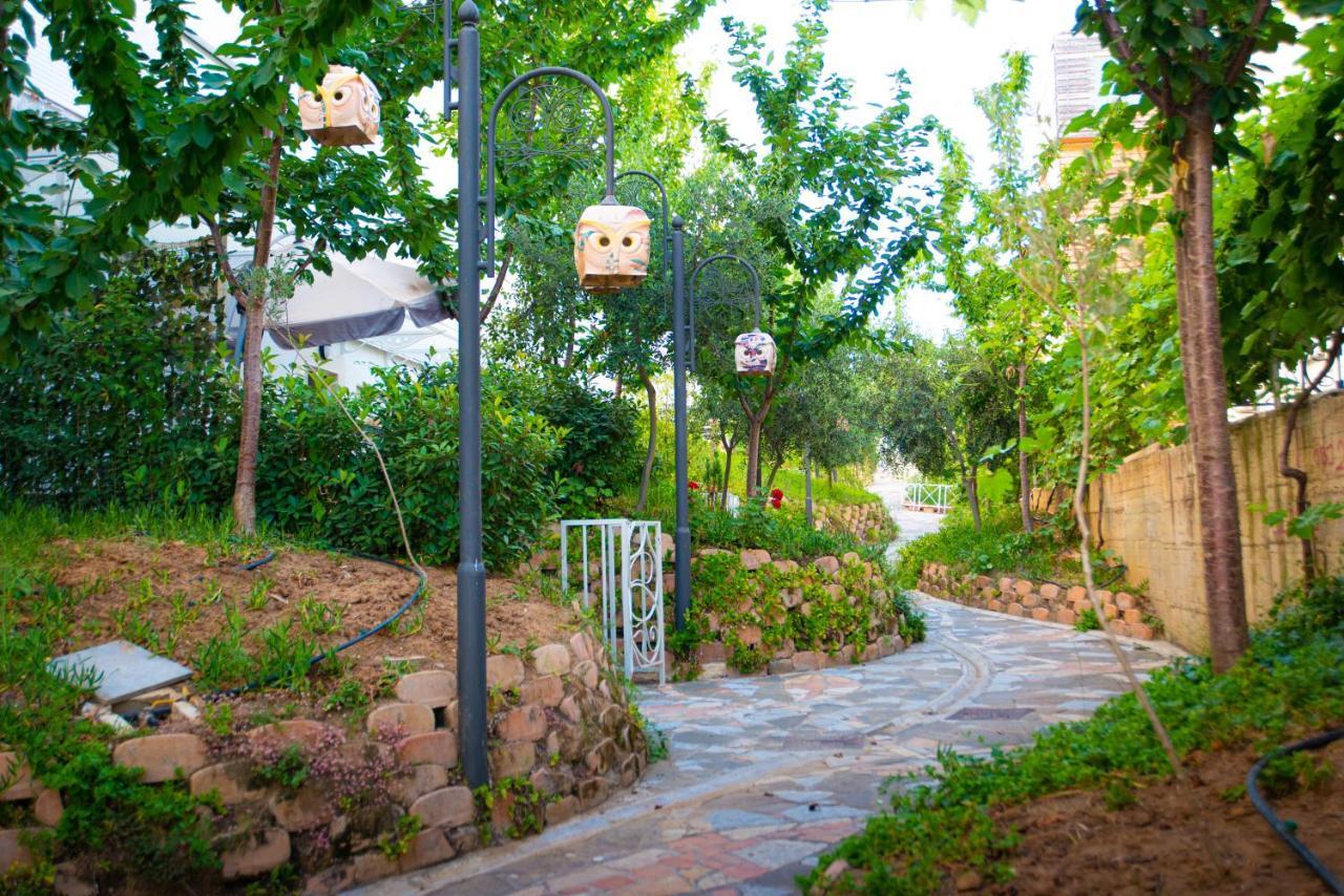 Arka Art Hotel ティラナ エクステリア 写真 The path of the cable car