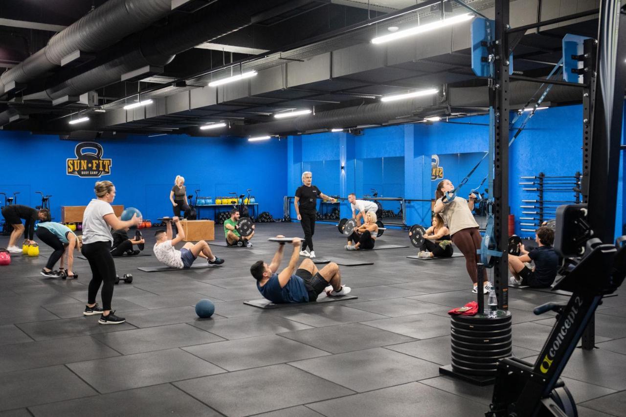 Arka Art Hotel ティラナ エクステリア 写真 CrossFit gym in San Francisco
