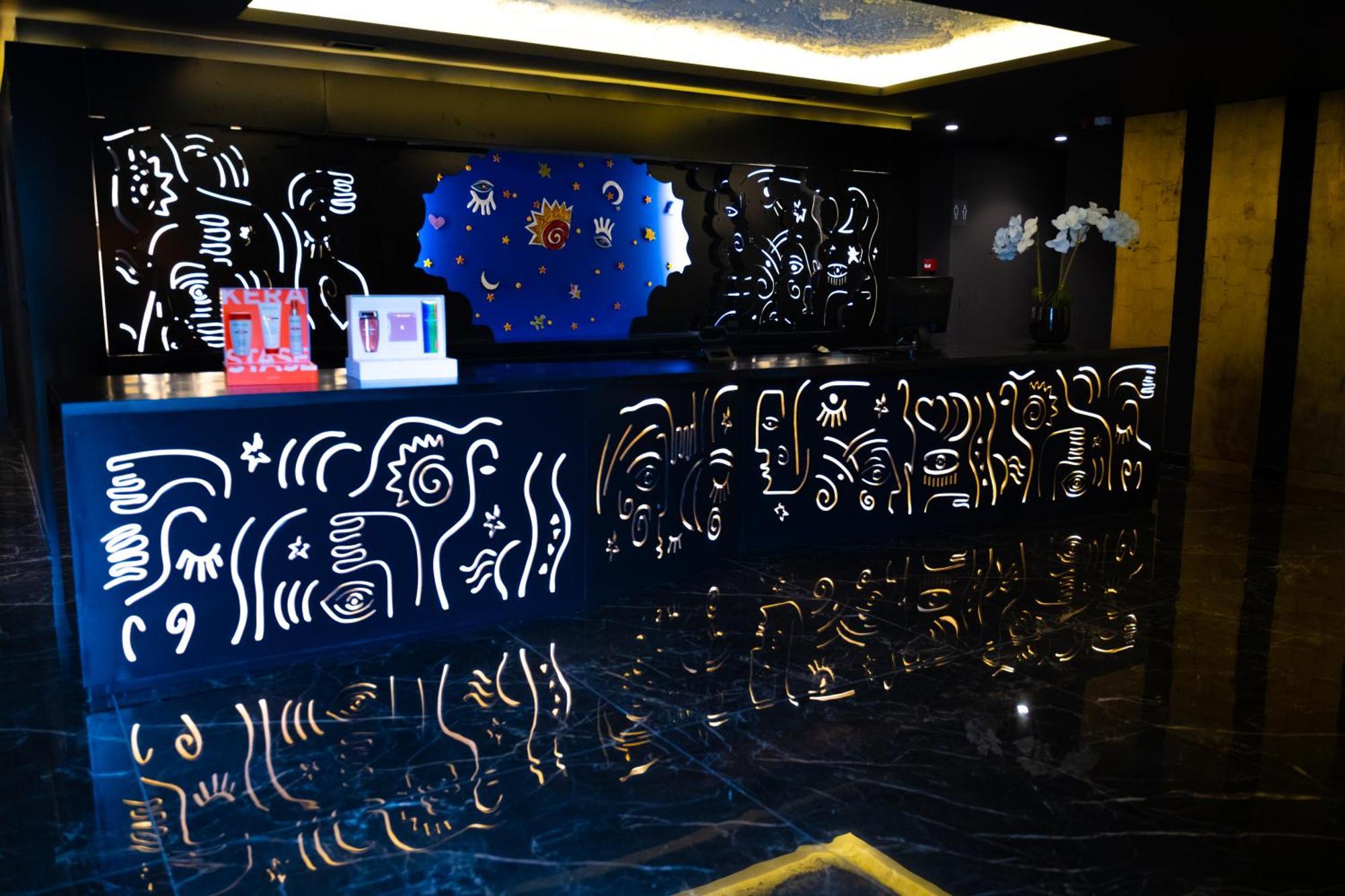 Arka Art Hotel ティラナ エクステリア 写真 The lobby of the hotel
