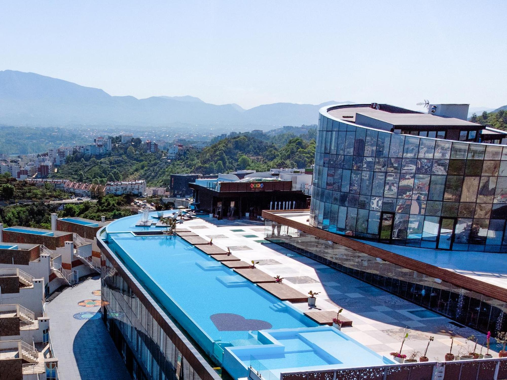 Arka Art Hotel ティラナ エクステリア 写真 The University of Novi Sad